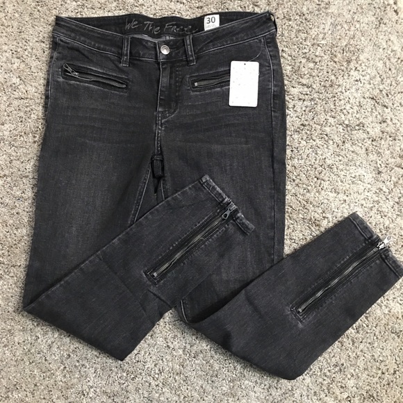 black skinny jeans with zippers